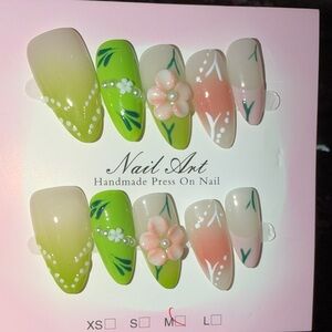 Floral Handmade Press-On Nails in Lime Green & Blush